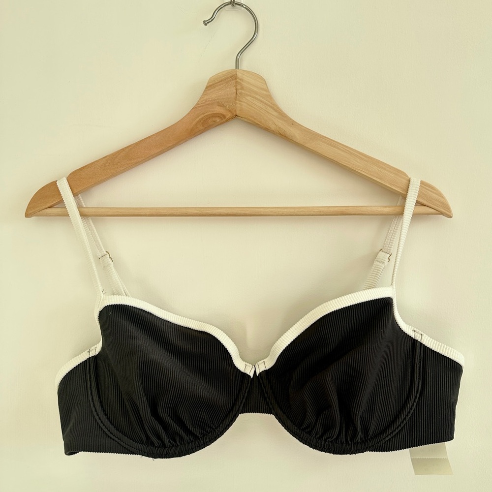 NWT Abercrombie and Fitch underwire bikini top size XL